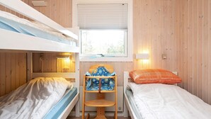 Room - 7 Person Holiday Home on a Holiday Park in Pandrup (Pandrup)