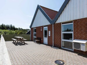 House | Outdoor dining