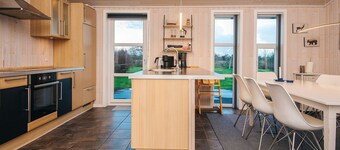 Charming Sauna Cottage-by Traum
