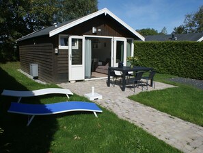 Exterior - Cozy House With Nice Garden, Located in Friesland (Tzummarum)