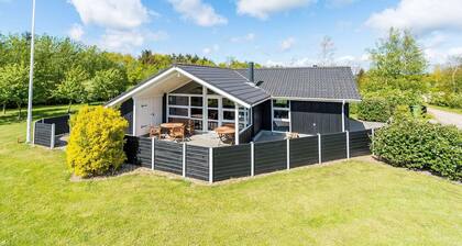 5 Person Holiday Home in Hemmet