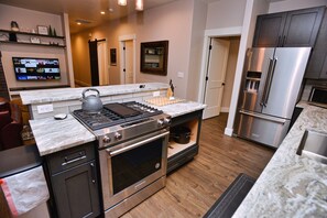 Fridge, microwave, oven, stovetop - Home on the Range - Premium Golf Course Home - Pet Friendly - Upgraded Finishes (McCall)