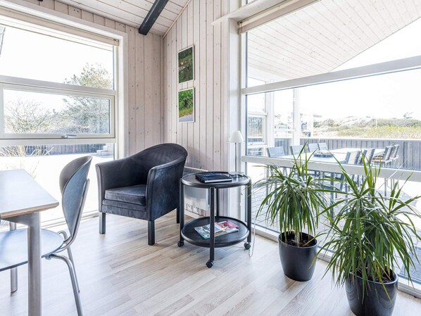House | Interior - 10 Person Holiday Home in Henne (Henne)