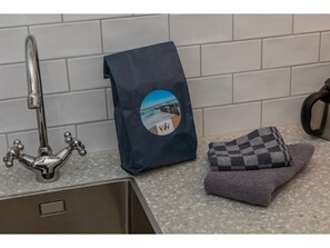 Ferienhaus | Eigene Küche | Wasserkocher mit Kaffee-/Teezubehör, Kühlschrank, Mikrowelle