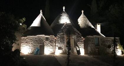 Pretty Trullo Cottage in Martina-franca With Garden and Barbecue