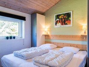 3 bedrooms, individually furnished - 6 Person Holiday Home on a Holiday Park in Blåvand (Blavand)