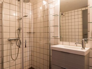 Shower - 6 Person Holiday Home on a Holiday Park in Blåvand (Blavand)