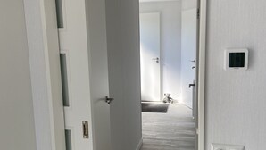 Een douche, handdoeken
