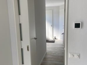 Een douche, handdoeken