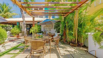 Chalet | Outdoor dining