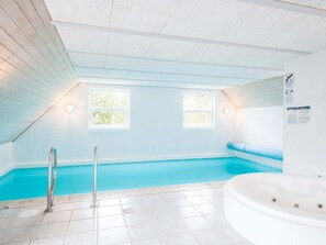 Pool - 8 Person Holiday Home in Blavand (Blavand)