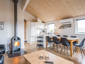 Dining - Holiday Home in Tarm (Tarm)