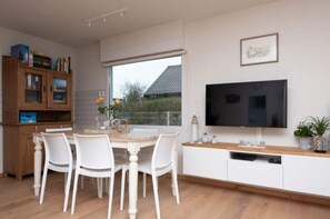 Fireplace - Quiet Home with Garden near Beach & Center (Renesse)