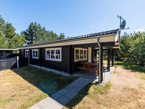 Exterior - 7 Person Holiday Home on a Holiday Park in Nørre Nebel (Norre Nebel)