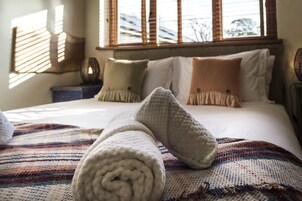 Cottage (2 Bedrooms) | 2 bedrooms, iron/ironing board, free WiFi