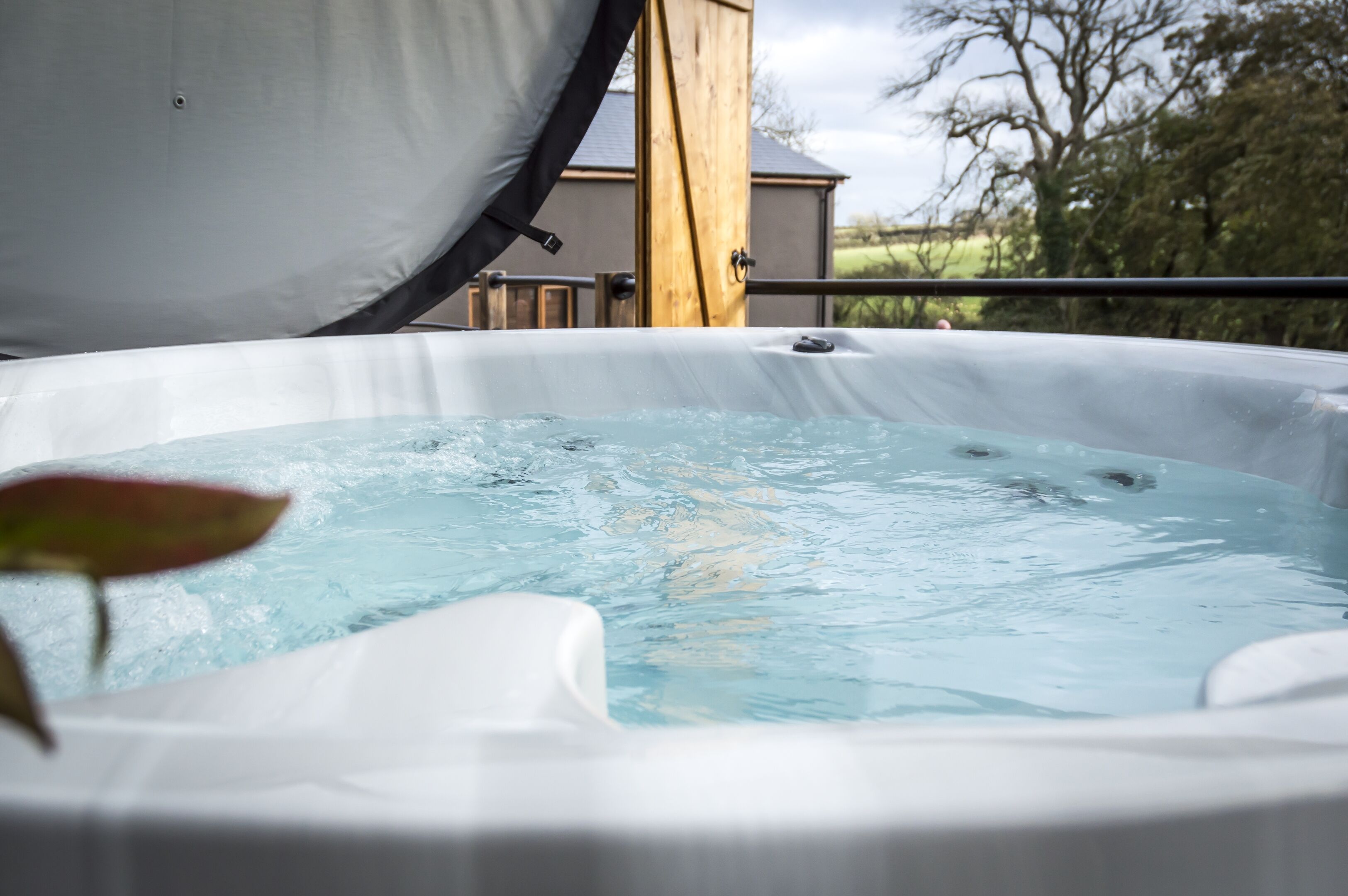 Bồn tắm spa ngoài trời