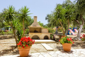 BBQ/picnic area - Anemomylos Studios (Zakynthos)