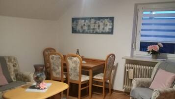 Apartment | Living room | 20-inch TV with digital channels
