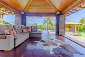 Casa | Sala de estar | Smart TV de 60 pulgadas con canales por cable y televisión 