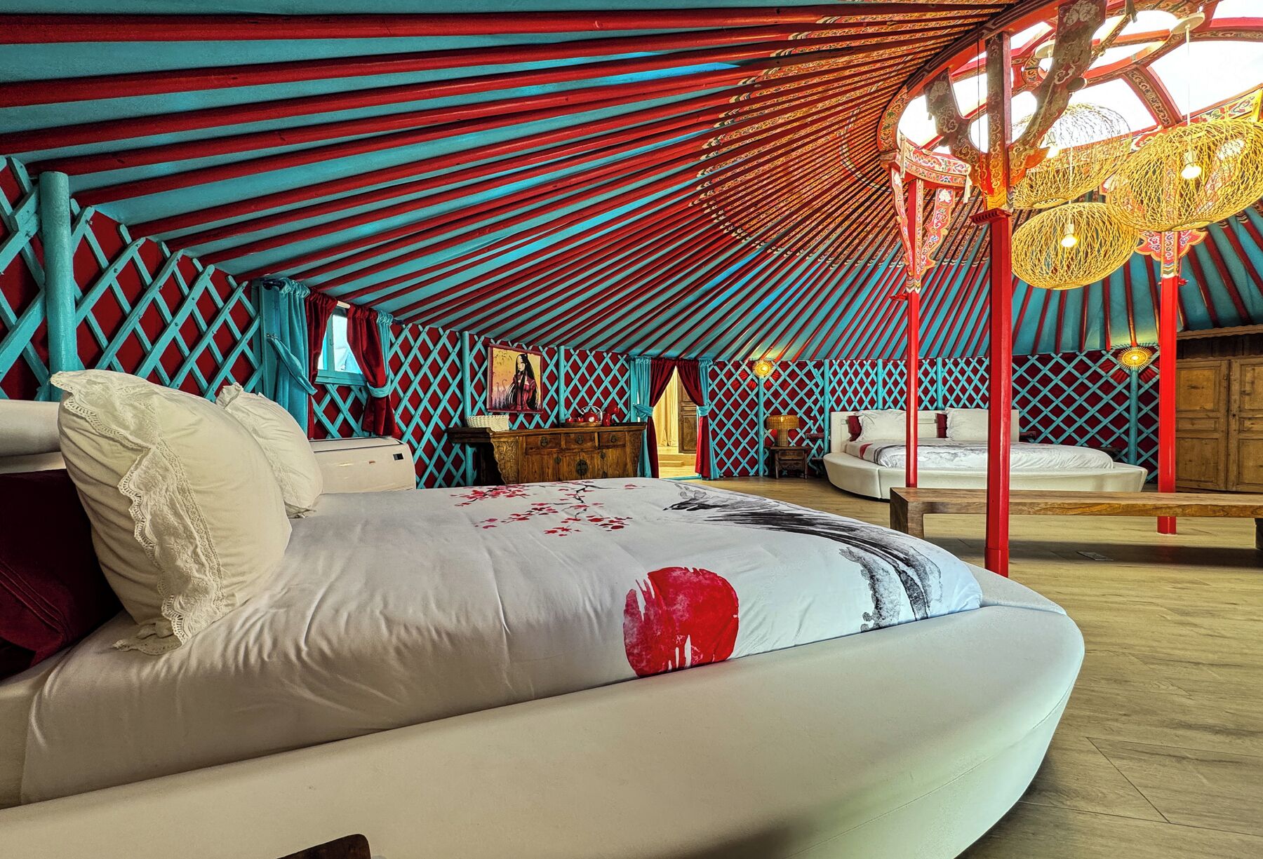 Minibar, cortinas blackout, wifi gratis y ropa de cama 