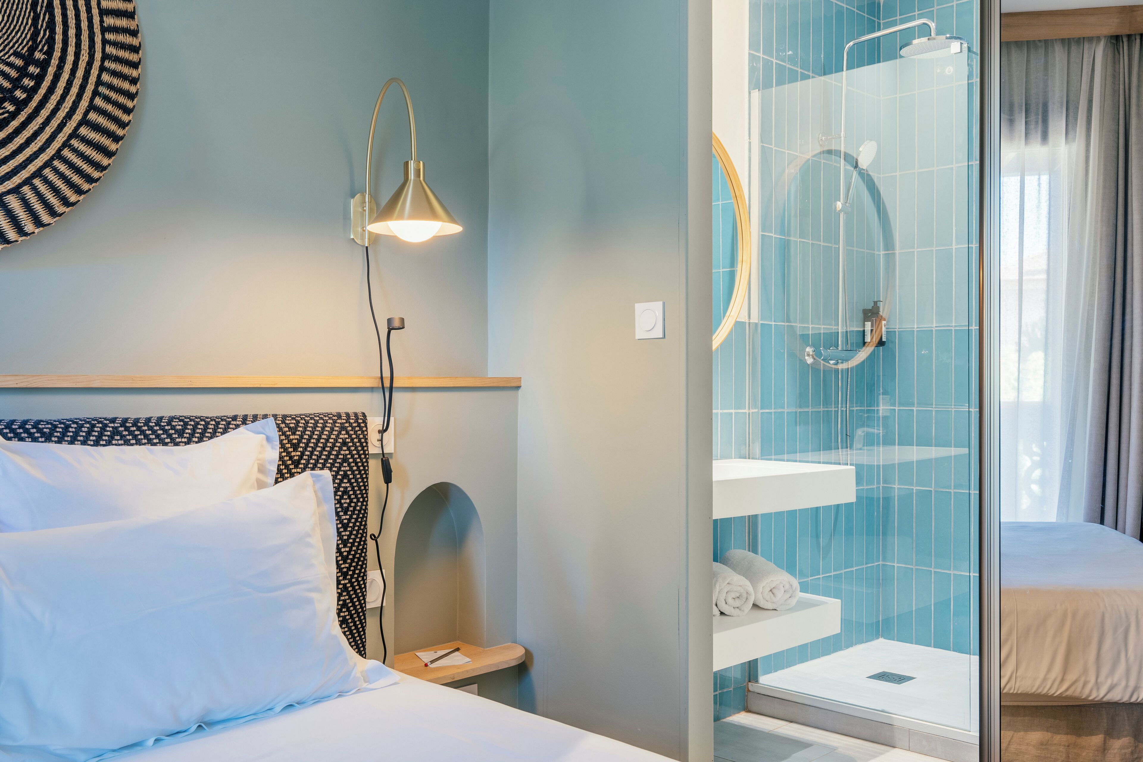 comfort double room | bathroom | free toiletries, hair dryer, towels