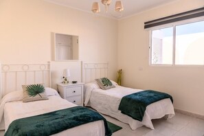3 bedrooms, iron/ironing board, free WiFi, bed sheets
