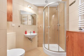 Dusche, Handtücher, Seife, Shampoo