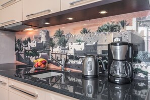 开间, 阳台, 海滨 | 私人 简易厨房 | 微波炉、洗碗机、茶具/咖啡用具、电热水壶