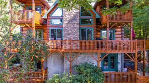 Exterior - Windswept Vistas -Pet Friendly, 5-min from ASU, Hot Tub, Views (Boone)