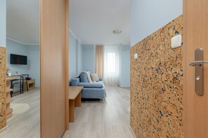 Studio, Küche, am Strand | Wohnbereich | 20-Zoll-Fernseher mit Kabelempfang