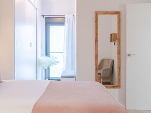 2 bedrooms, soundproofing, iron/ironing board, Internet