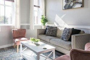 TV, offices - The Sanctuary Co Downtown Johnson City 2Bed 2Bath (Johnson City)