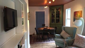 Smart-TV, DVD-Player, Bücher