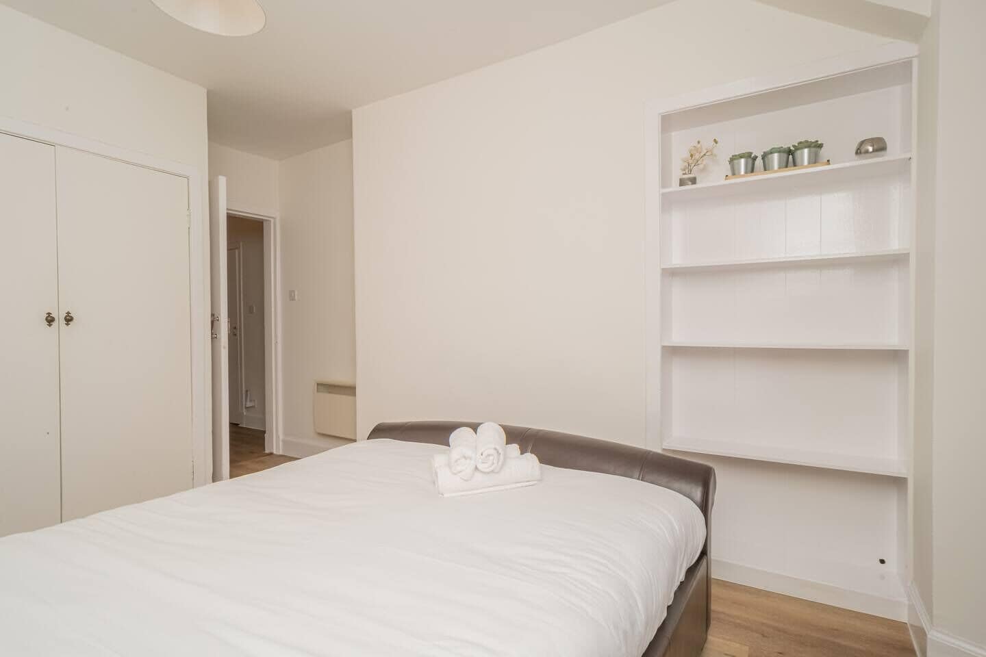1 chambre, fer et planche à repasser, Wi-Fi gratuit, draps fournis