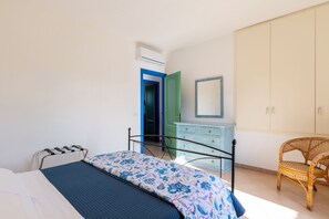 Superior Apartment, 2 Bedrooms | 2 bedrooms, cribs/infant beds, free WiFi, bed sheets - Appartamenti Vecchio Stazzo (San Teodoro)