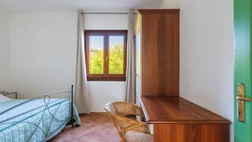 2 chambres, lits bébé (en supplément), Wi-Fi gratuit, draps fournis