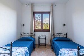 Apartamento superior, 2 quartos | 2 quartos, berços (sobretaxa), Wi-Fi de cortesia, roupa de cama