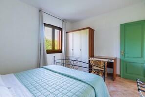 2 bedrooms, cribs/infant beds, free WiFi, bed sheets - Appartamenti Vecchio Stazzo (San Teodoro)