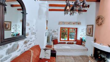 Vila, 5 kamar tidur, kolam renang pribadi | Area keluarga | Televisi layar datar 20-inci dengan saluran TV digital dan TV