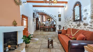 Villa, 5 Bedrooms, Private Pool | Living area