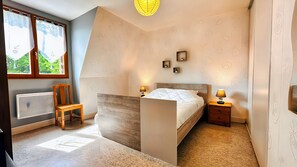 3 bedrooms, iron/ironing board, WiFi