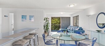 3/1 Intrepid Close - Walk to Little Beach and Shoal Bay Beach from your second floor unit!