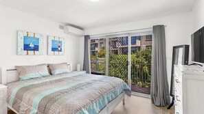 2 bedrooms, bed sheets