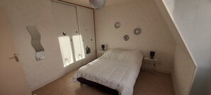 3 chambres, fer et planche à repasser, Wi-Fi