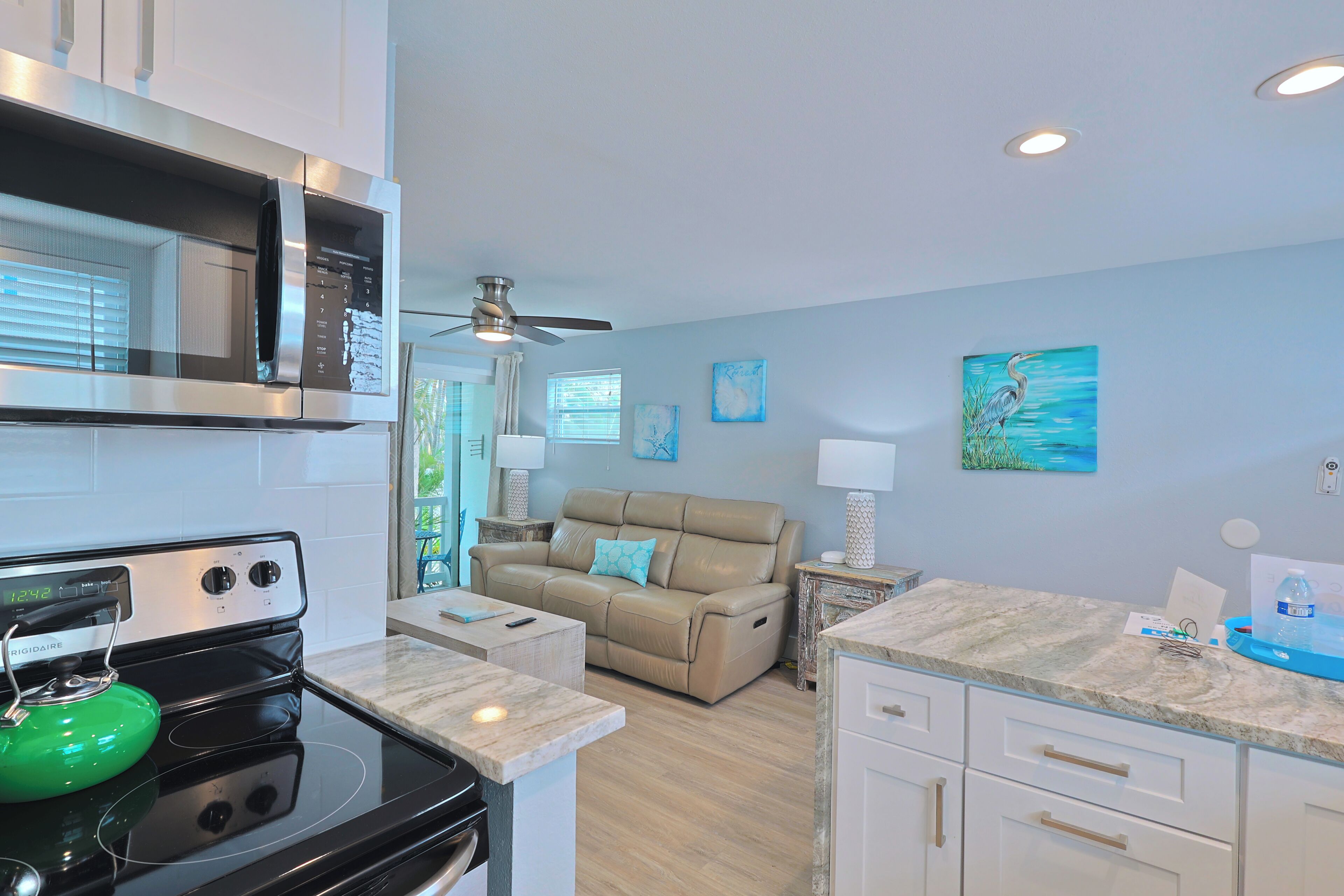 Microwave, stovetop, dishwasher, coffee/tea maker