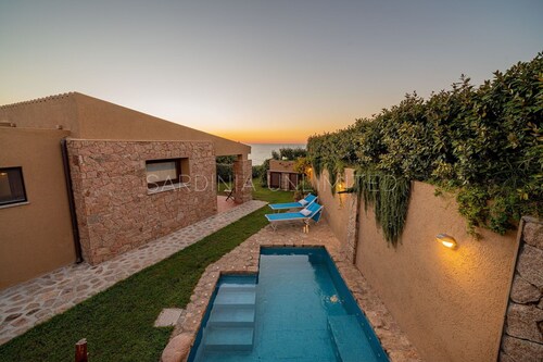 Villa Lumière zu vermieten in Costa Paradiso mit privatem Pool