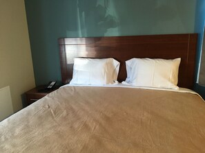 Free WiFi, bed sheets - Magna Hotel (Jamaica)