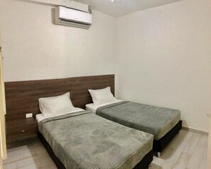 2 makuuhuonetta, silitysrauta/-lauta, ilmainen Wi-Fi