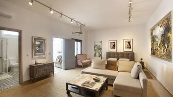 Fernseher, Kamin, DVD-Player, Tischfußball