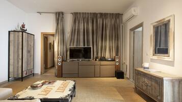 TV, fireplace, DVD player, table football